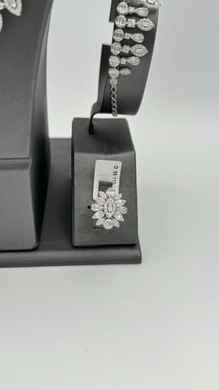 طقم ذهب عيار 18