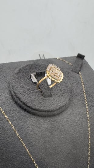 نصف طقم ذهب عيار 18