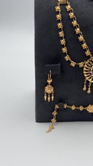 طقم ذهب عيار 21