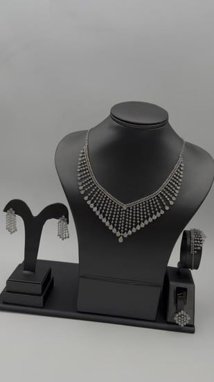 طقم ذهب عيار 18