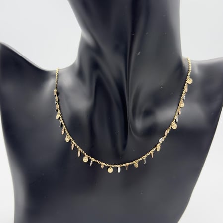 عقد ذهب عيار 18