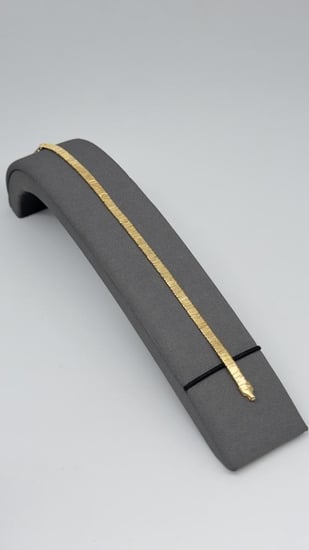 عقد مع اسواره ذهب عيار 18