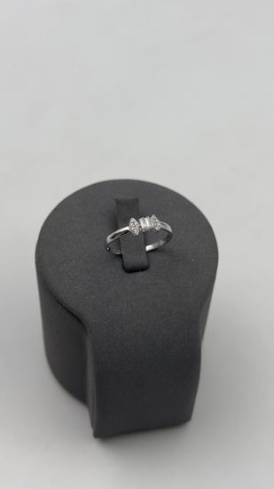 خاتم ( ابيض ) ذهب عيار 18