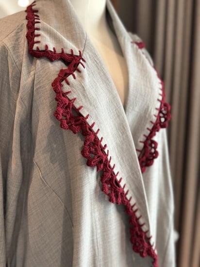 H100 عباية بليزر سماوي مع كسرة