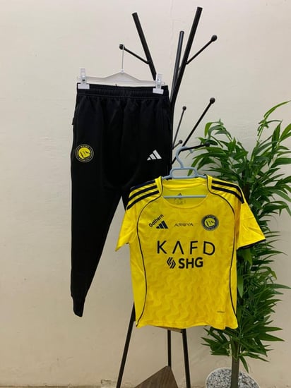 طقم النصر الجديد 2026 - تيشيرت النصر مع بنطلون النصر لون أسود