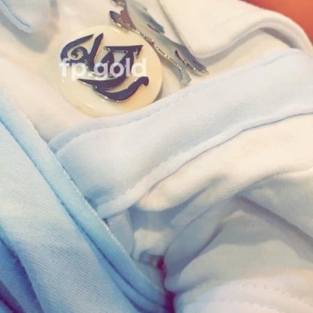بروش صدف الحصان مطلي ذهب