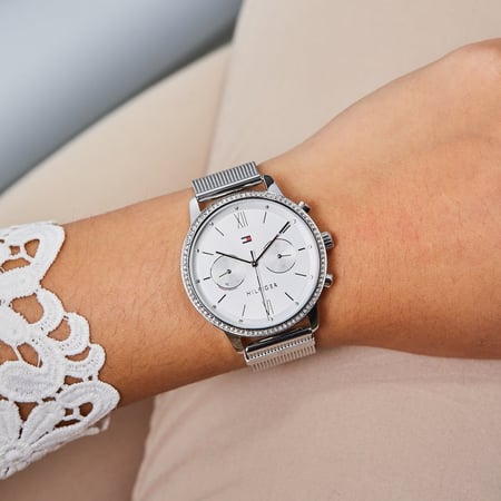 ساعة تومي هيلفيغر