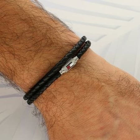 اسواره من تومي هيليفيغر