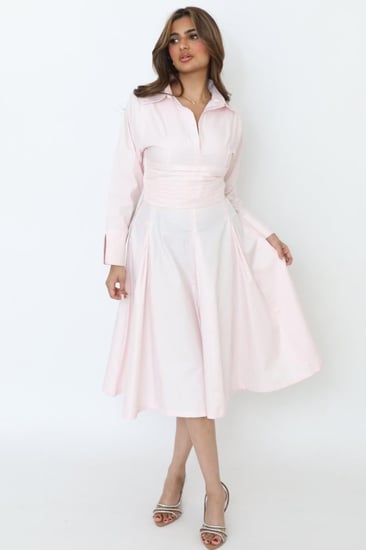 فستان وردي فاتح بكسرات