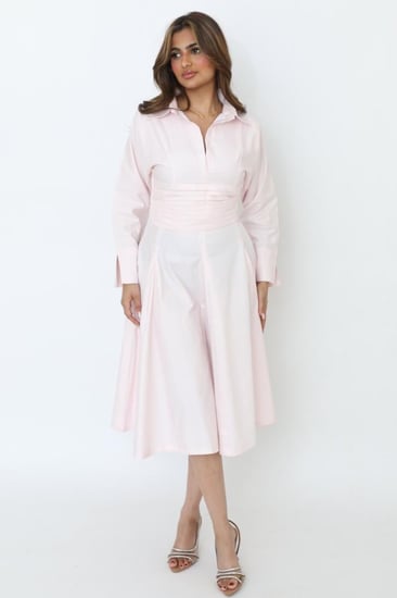 فستان وردي فاتح بكسرات