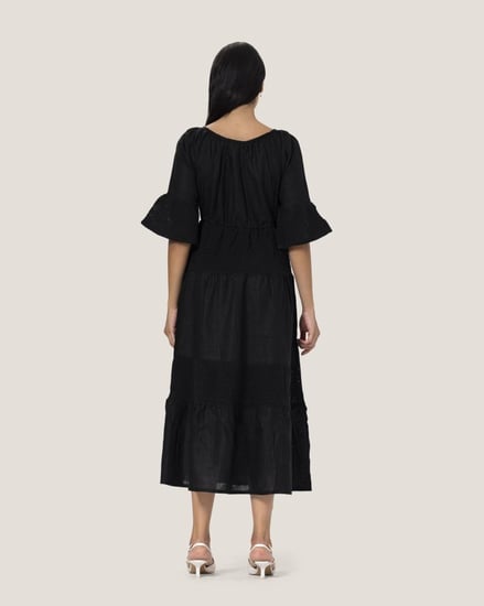 فستان اسود شبكي