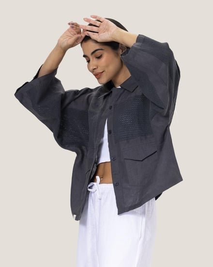 قميص شبكي رمادي