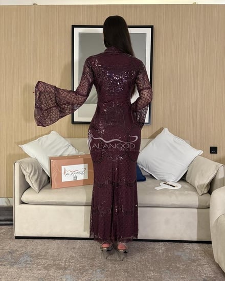 فستان سهرة بتطريز لامع