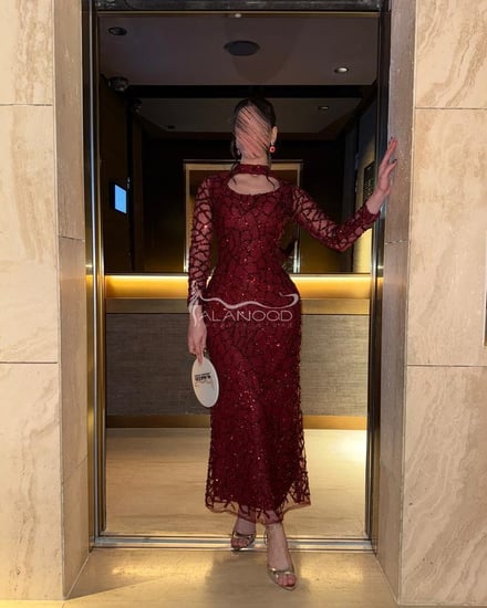 فستان عودي ماسك بتصميم انيق