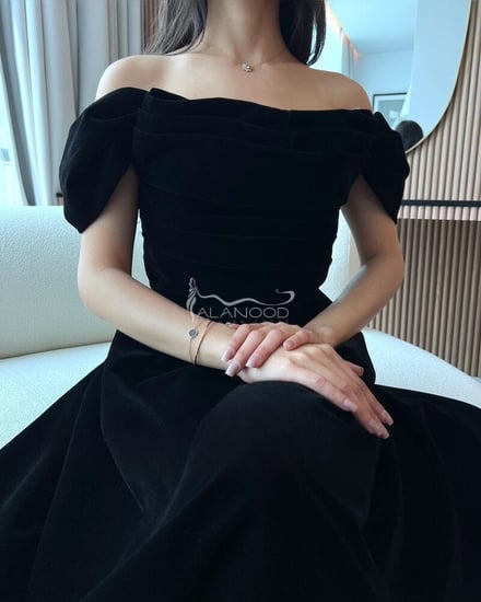 فستان مخمل اسود