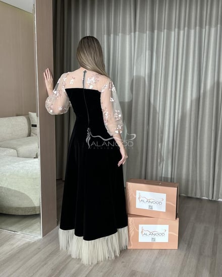 فستان ناعم اسود مميز باكمام بف