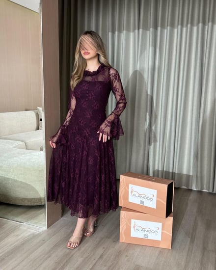 فستان بنفسجي دانتيل ناعم