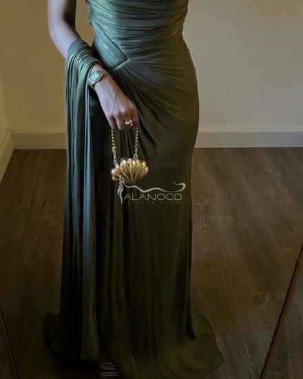 فستان سهرة بلون زيتي