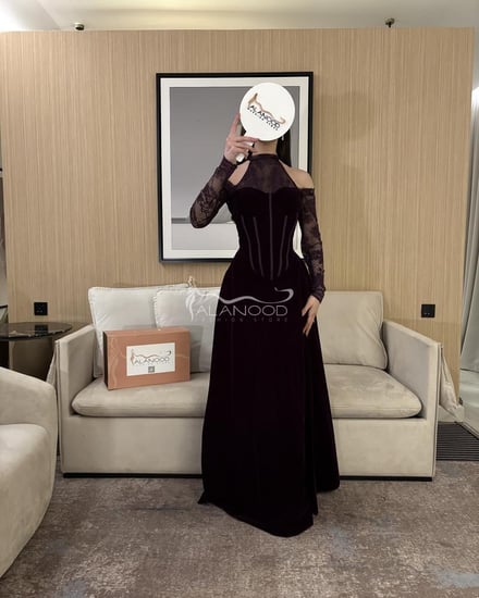 فستان سهرة فاخر بتصميم كورسيه مع دانتيل