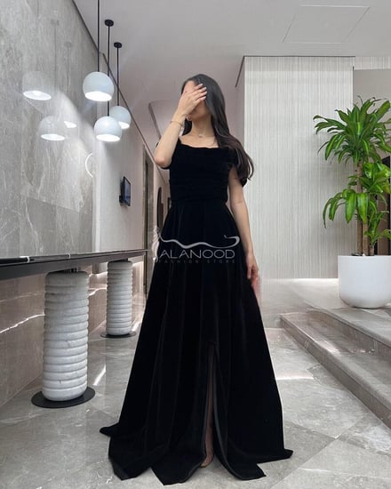 فستان مخمل اسود