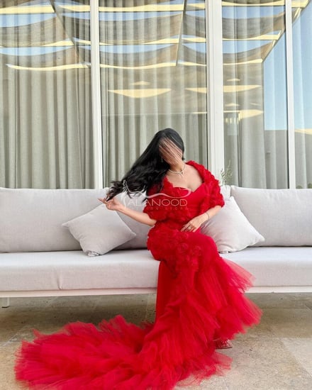 فستان سهره احمر مطرز ورد احمر