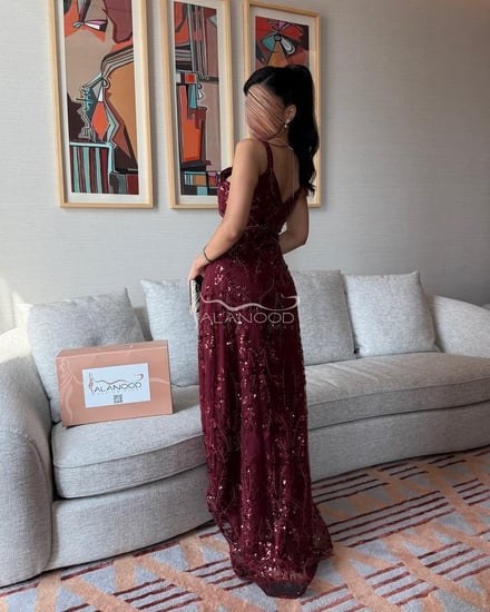 فستان سهرة الأنيق بلون العودي