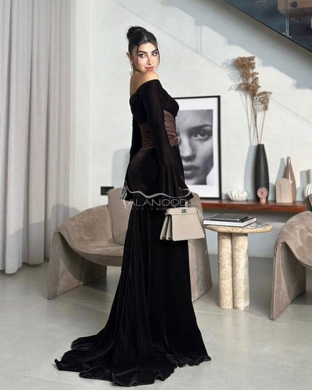 فستان أنثوي راقي بقصة مجسمة