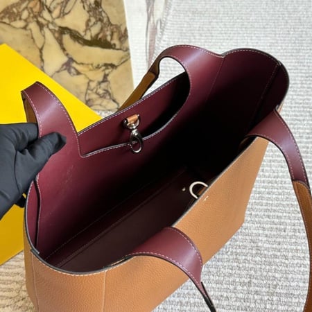 شنطة TOD'S