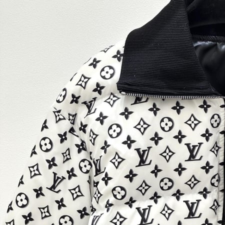جاكيت LV