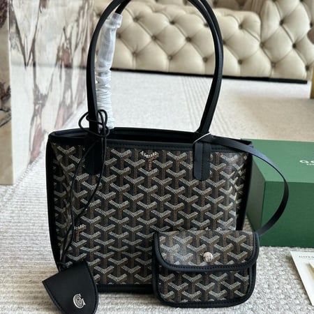 شنطة Goyard Saint Louis Pouch