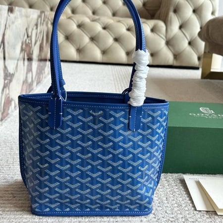 شنطة Goyard Saint Louis Pouch