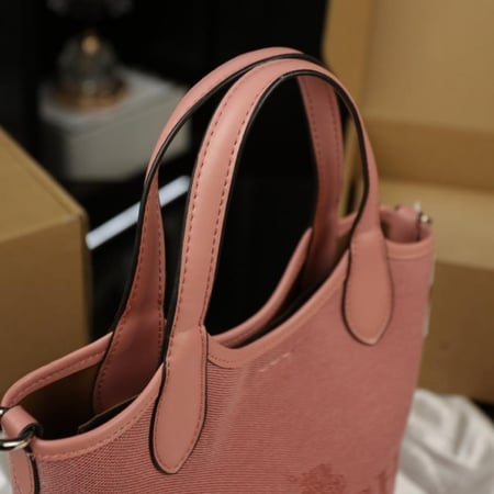 شنطة COACH