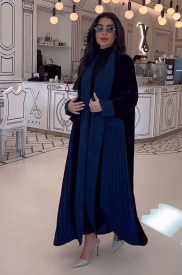 عباية كتف بجيوب قماش قطيفة مخمل معا كسرات من الجوانب - ايف ستايل