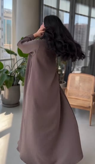 عباية كتف كسرات  مع ياقة - ايف ستايل