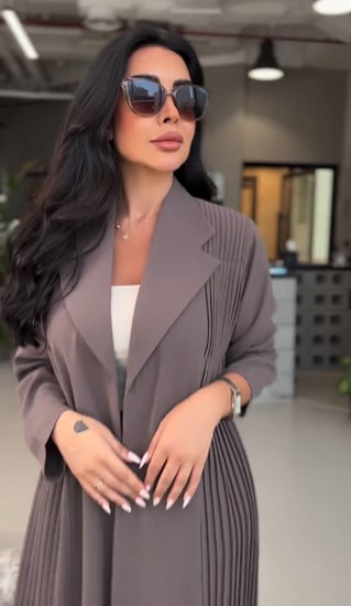 عباية كتف كسرات  مع ياقة - ايف ستايل