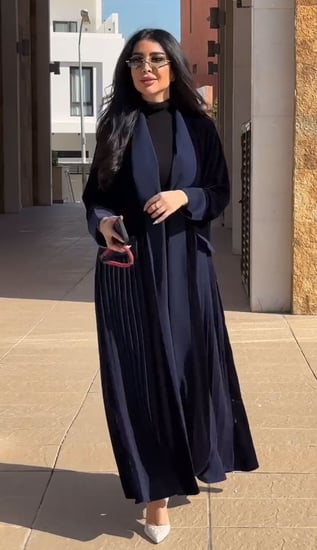 عباية كتف بجيوب قماش قطيفة مخمل معا كسرات من الجوانب - ايف ستايل