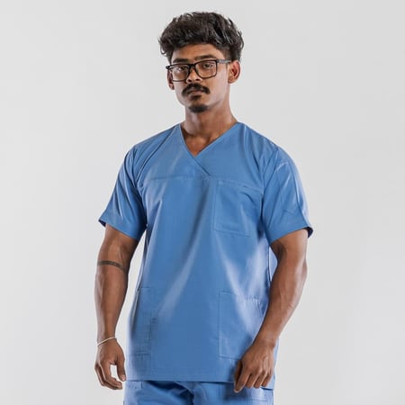 سكراب طبي رجالي سماوي غامق برقبة X  | لباسي لائق