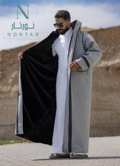 فروة رجالي رصاصي بجلد اسود