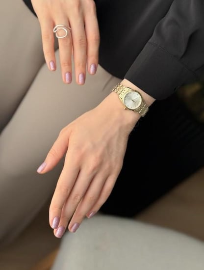 ساعة نسائية كلاسيكية