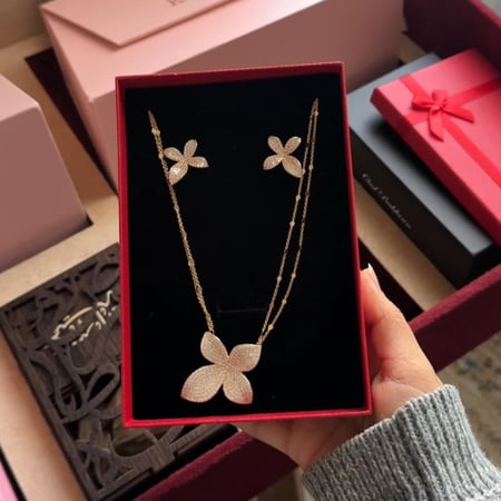سلسال باسكال مطلي روديوم لمسة تطريز