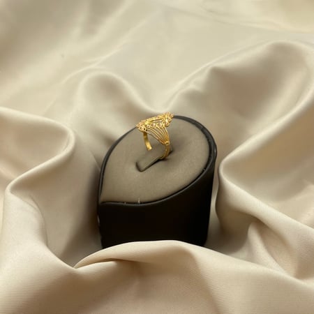 خاتم ذهب عيار 21 وزن 2.15 جرام تصميم يشبه الورقة