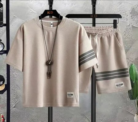 طقم ملابس كاجوال من حرير صناعي أكثر مبيعا في إيطاليا