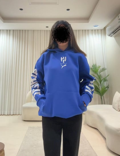 بلوفر مع فتحة الاصباع