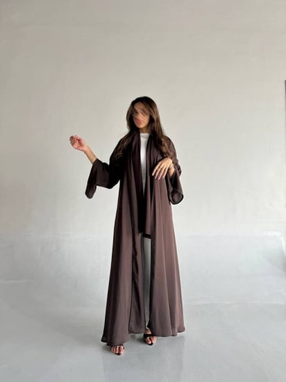 عباية بني فتحة اكمام - عبايات ملونة - غمرة