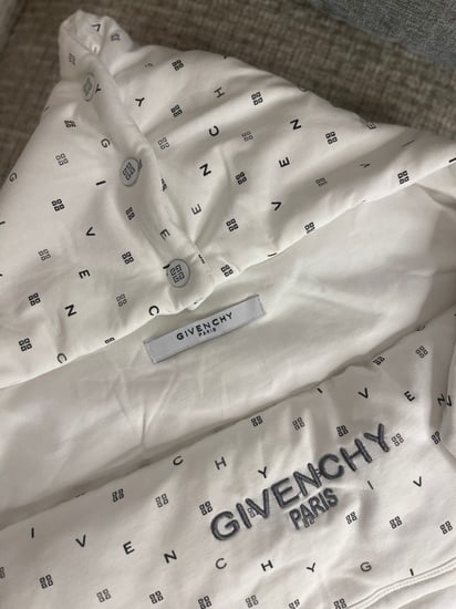 GIVENCHY طقم مواليد جيفنشي