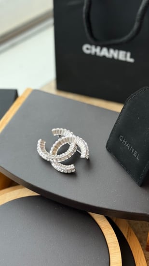 CHANEL بروش