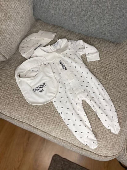 GIVENCHY  جيفنشي
