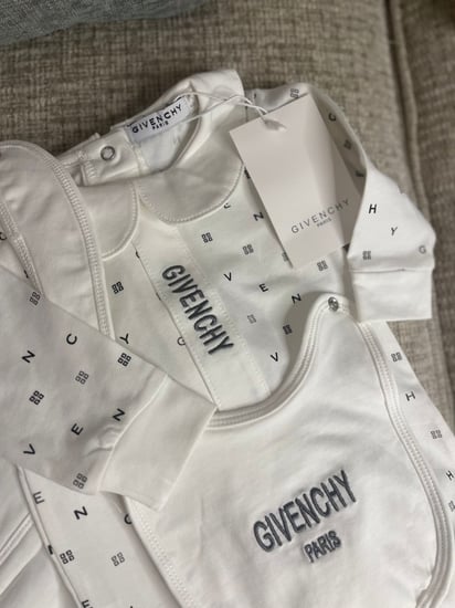 GIVENCHY  جيفنشي