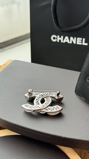CHANEL بروش