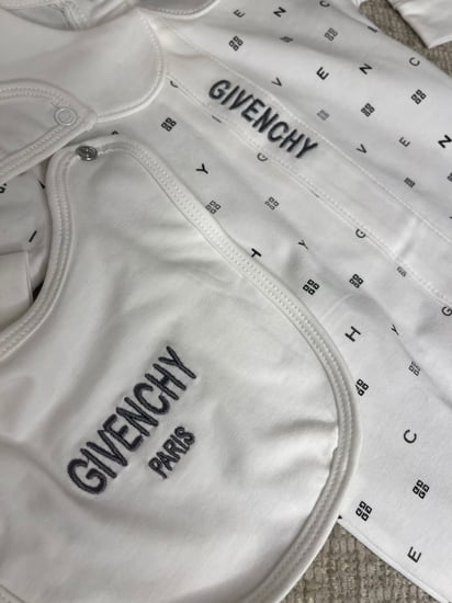 GIVENCHY  جيفنشي